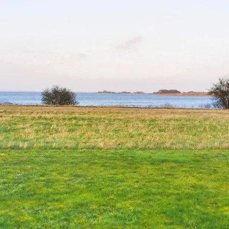 Xii Feriehus *