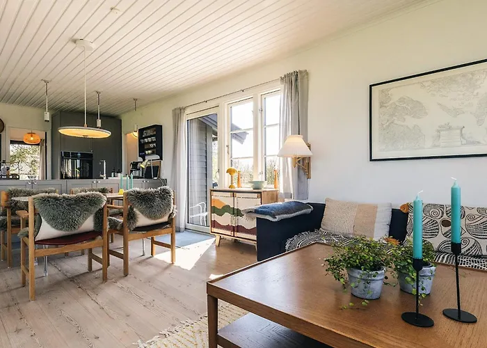 Panoramic Retreat In Borgnaes - By Traum Ferienhaus