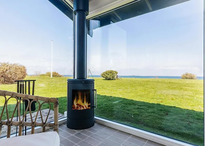 Panoramic Retreat In Borgnaes - By Traum *