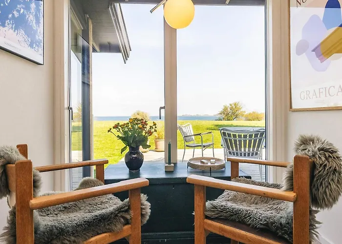 Panoramic Retreat In Borgnaes - By Traum *