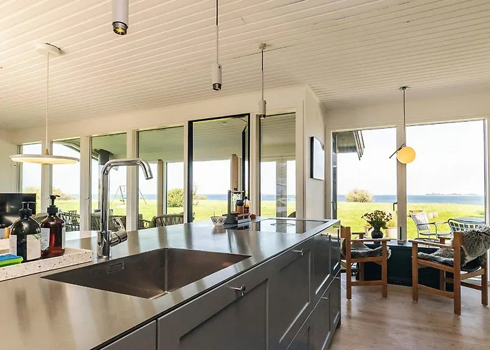 Panoramic Retreat In Borgnaes - By Traum Aeroskobing