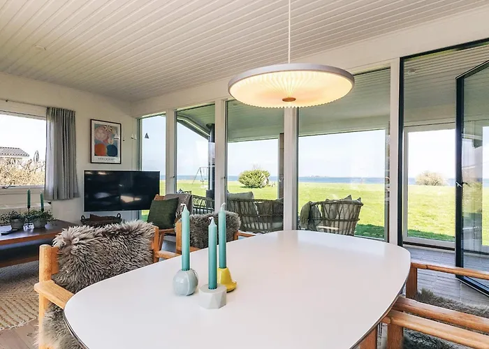 Panoramic Retreat In Borgnaes - By Traum